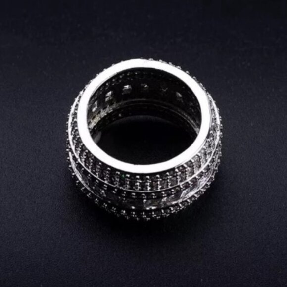 NEW LUXURY 925 STERLING SILVER DIAMOND BAND RING, CUTE RING, SHINY RING. - Picture 5 of 5